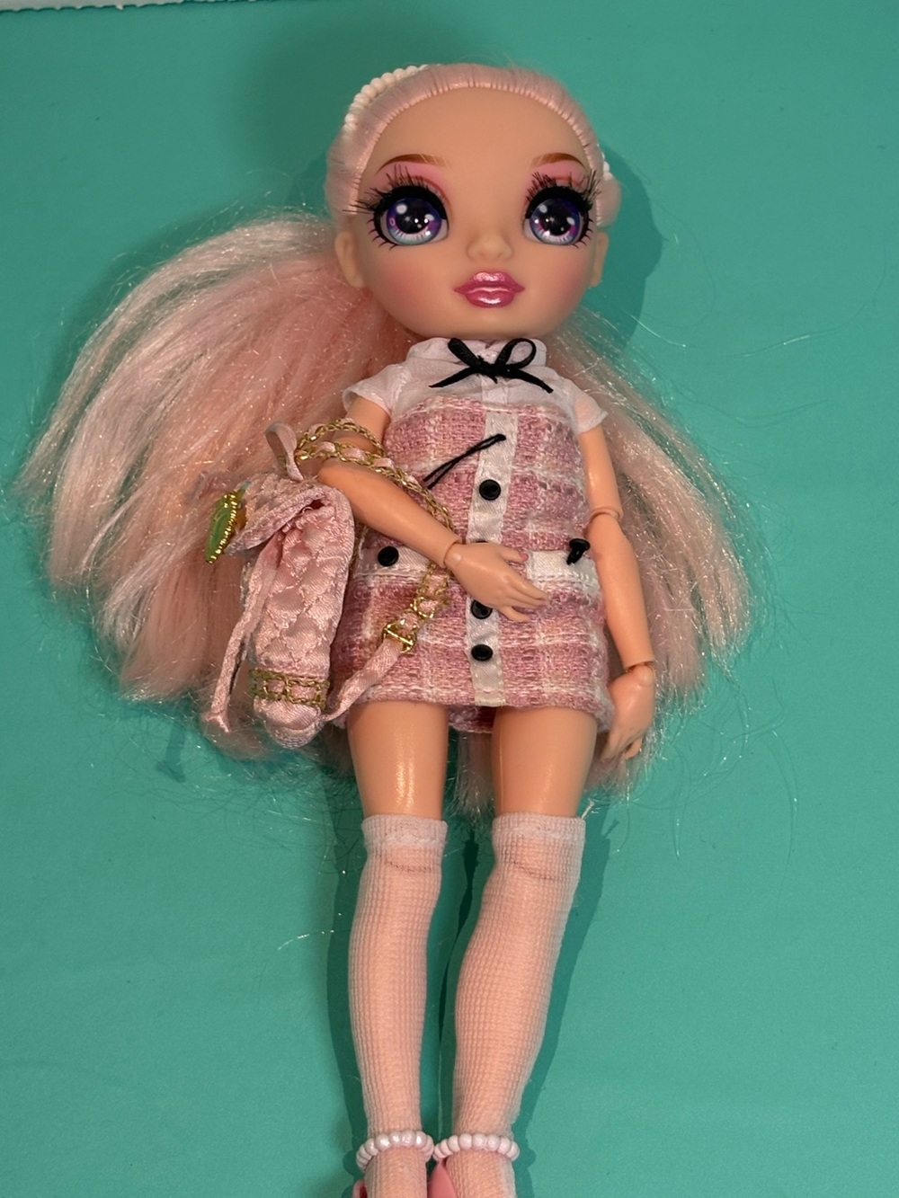 Rainbow High Junior High Pop - Bella